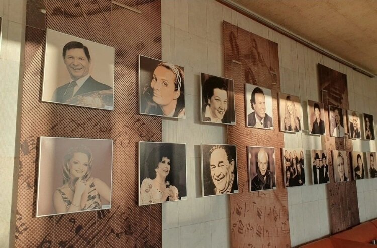 Фойе БЗК "Октябрьский"