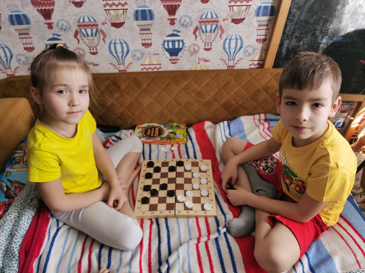 Олег с сестрой