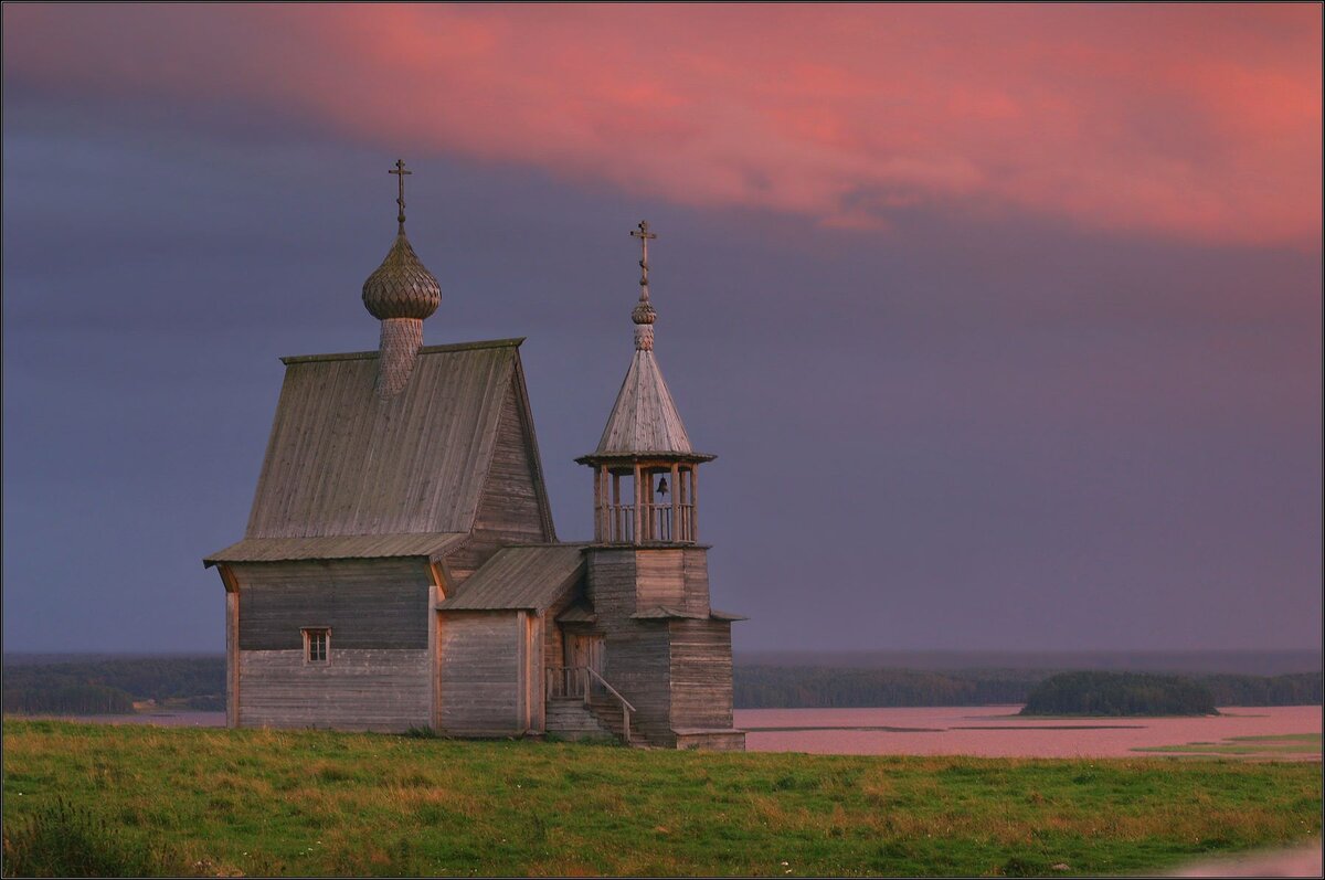 старый деревянный храм