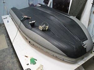 Бронирование дна лодки, чтобы защитить от пробоя