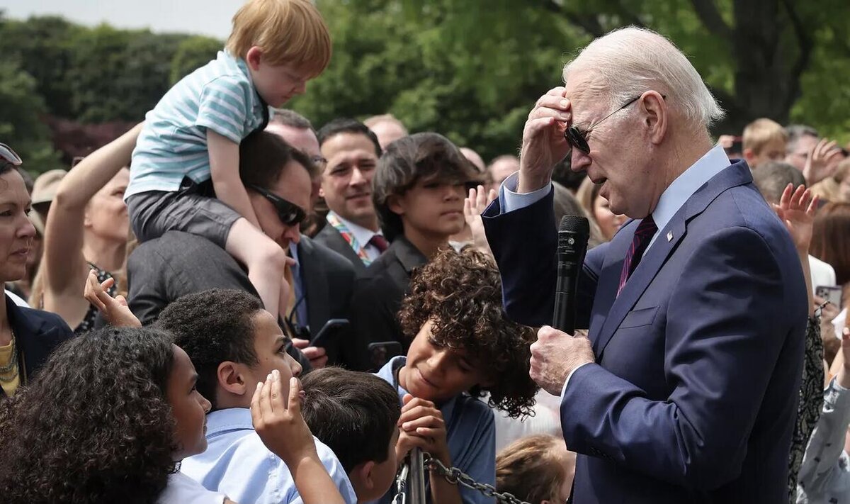 В тупике: Байден отвечает на вопросы детей без шпаргалки