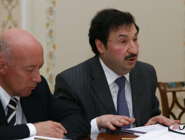 Синельников — Мурылев и Мау.