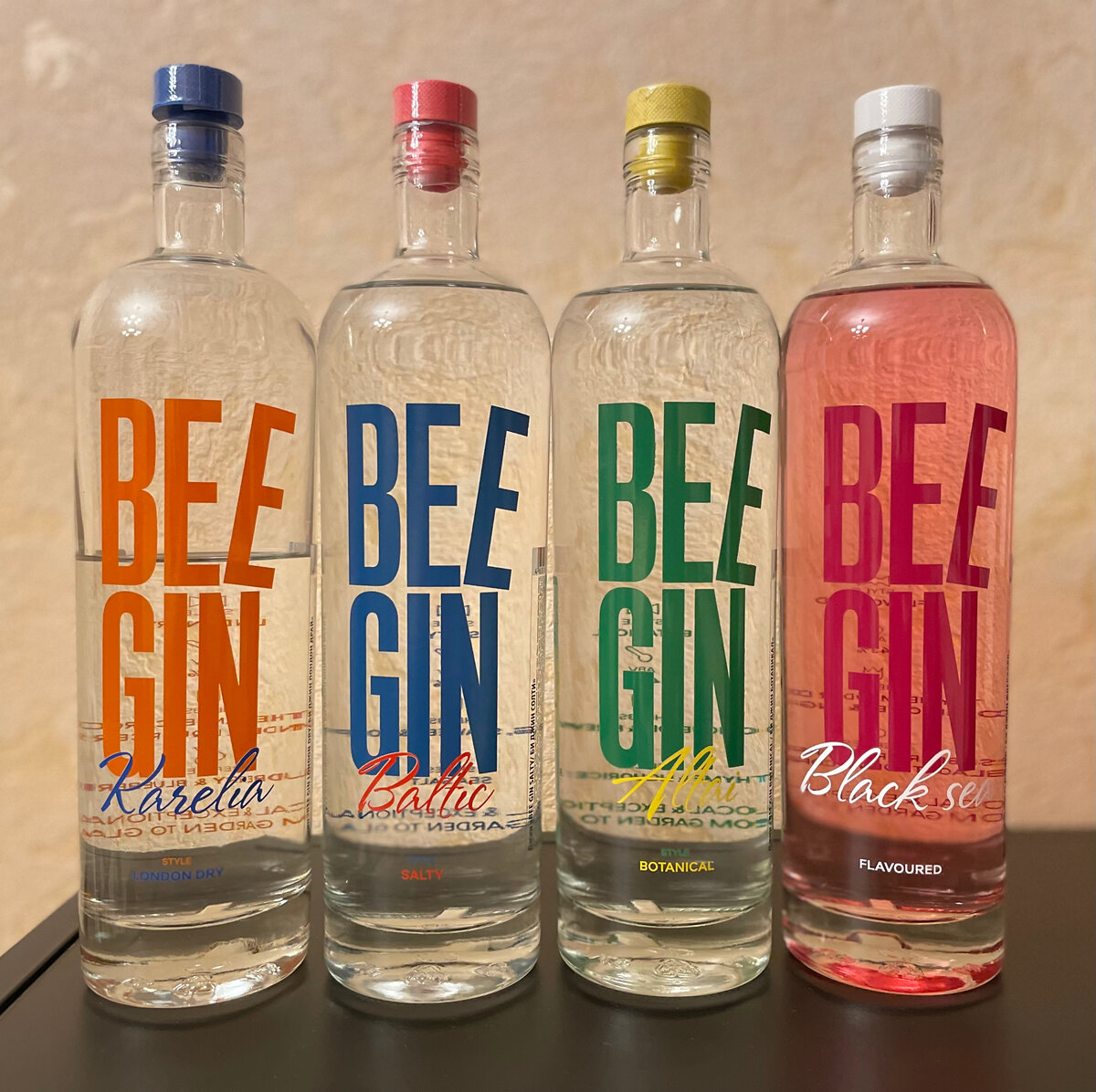 Есть ли самобытный, бюджетный, российский джин? С линейкой Bee Gin можно  смело ответить - да | О Виски и не только с Алексеем Пятницких | Дзен