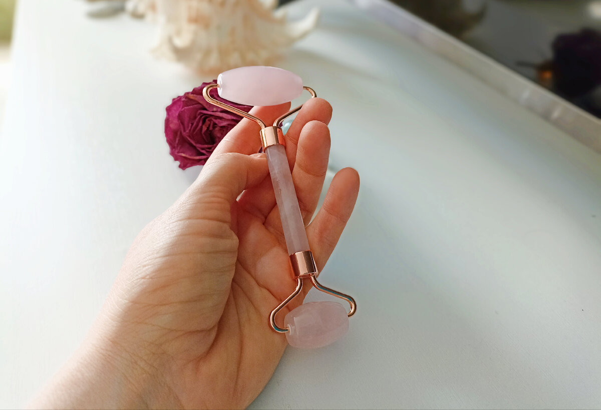 Лайфхак – роллер можно заменить столовыми ложками. Эффект тот же.