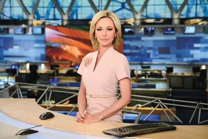      Елена Винник в вечерних ТВ-новостях, фото из открытых источников.