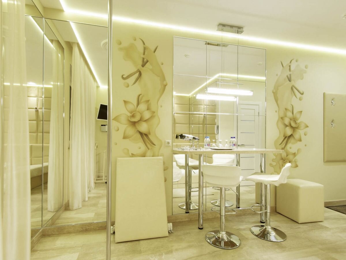 Номер "Ваниль" в отеле "Подушкин" на Октябрьском поле в Москве.