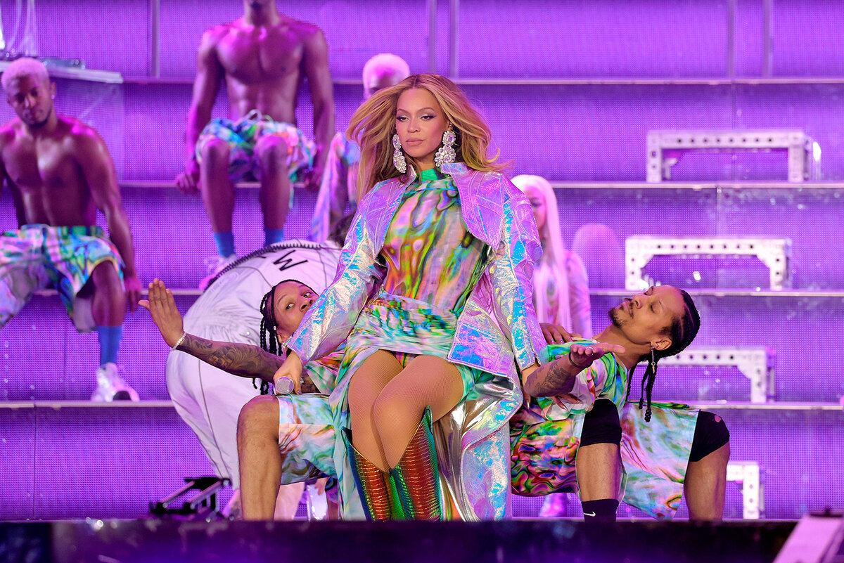    Бейонсе не танцует во время тура Renaissance