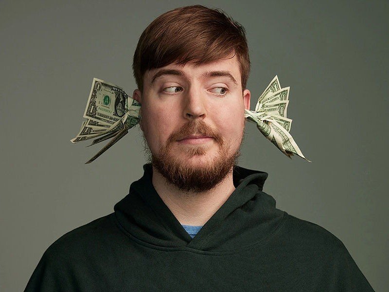    Главный блогер планеты выкупил целый район — для себя, своей семьи и коллег