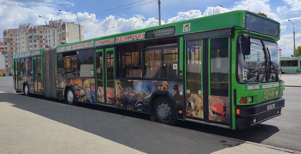 42 автобус гомель. Автобус МАЗ. Белорусские автобусы. Оклейка автобуса. В автобусном парке есть автобусы.