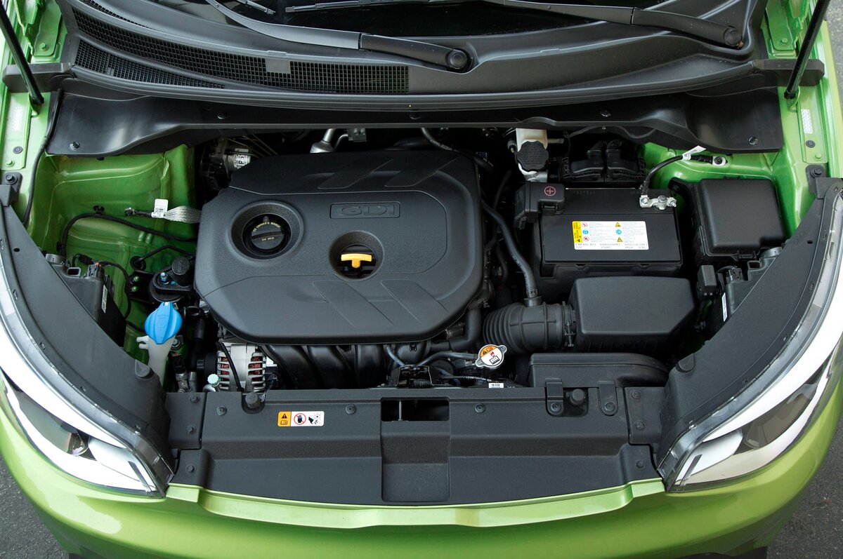 Киа соул объем масла. Двигатель Киа соул 1.6. Kia Soul моторный отсек. Мотор Киа соул 2010. Kia Soul моторный отсек 1,6.
