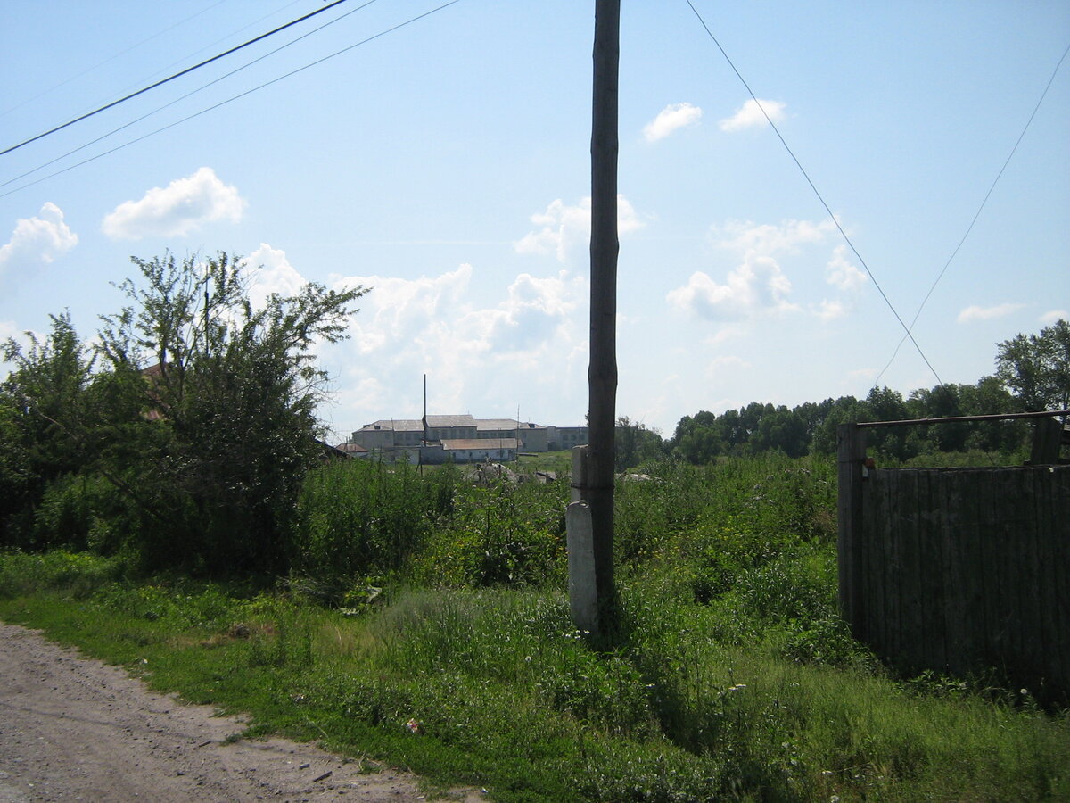 Детский дом. На пригорке. 