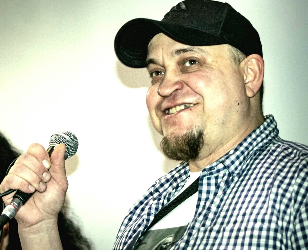 «День Бал Беса» («Лисья нора», 2023IV1). Вокалист ЗУНТУГЛО УДЕЛАНТЕС Борменталь. Фотограф – Василий Тараруев.