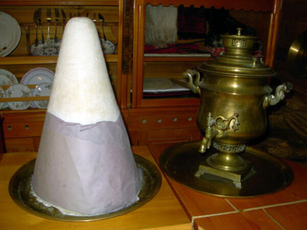 Сахарная голова рафинад. Екатерингоф молвинская колонна. Сахар молво бобринского завода. Конусный сахар. Молвинский столп.