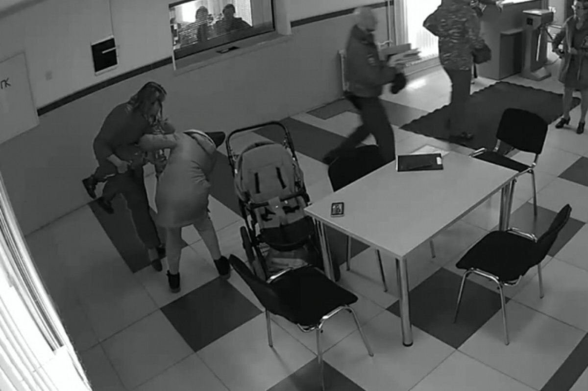    В здании УМВД Екатеринбурга чуть не погиб 2-летний ребенок