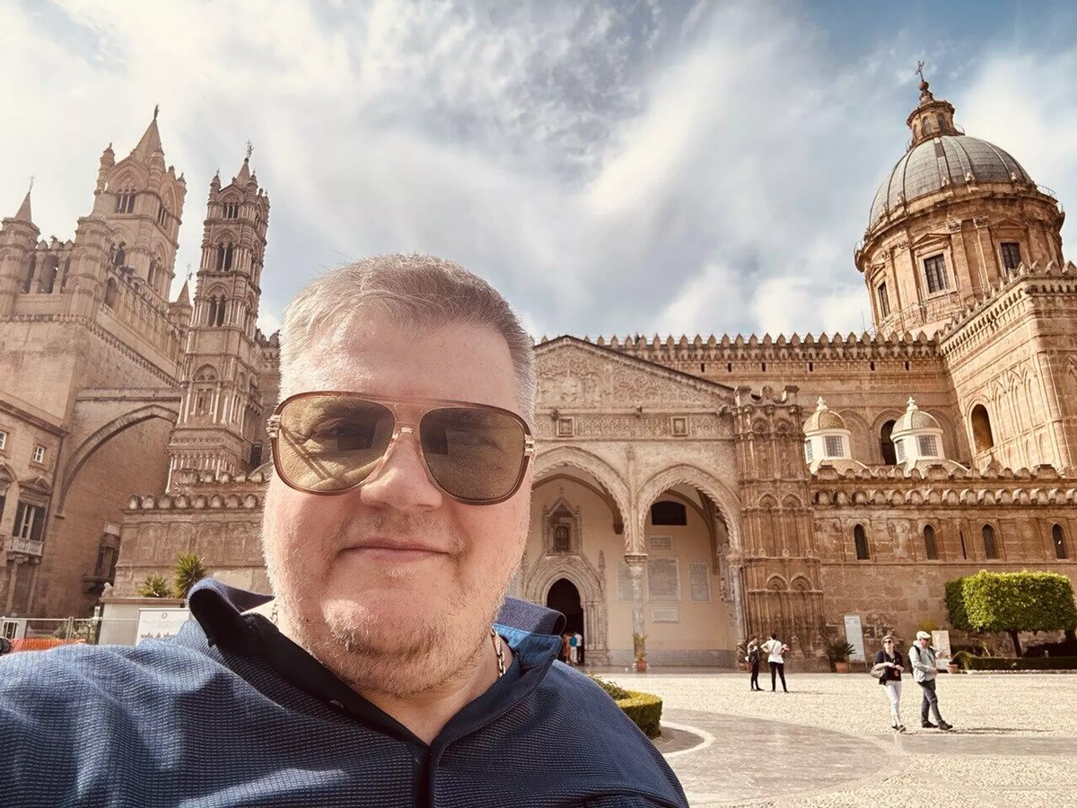 Сопредседатель эстонской партии Кооs/Вместе Олег Иванов во время путешествия по городам Европы © Из личного архива Олега Иванова