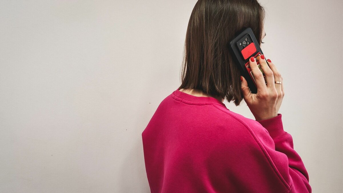     Еще четырех жителей Нижнего Новгорода «развели» телефонные мошенники. Граждане потеряли в общей сложности почти два миллиона рублей после общения со злоумышленниками. Об этом рассказали в ГУ МВД по региону.