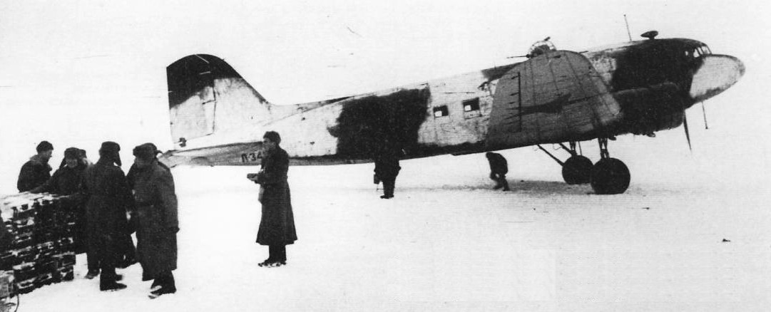 Сохранившиеся ли 2. Ли 2 1943 г. Ли-2 во время войны. Ли 2 после войны.