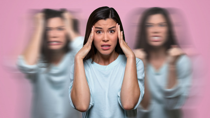 ♦
Гнев – это защитная эмоциональная реакция, побуждающая индивида преодолевать противостоящие ему силы, чтобы дать отпор или нанести вред кому-то, напасть на кого-то, победить его.  В угрожающей ситуации эта эмоция может быть полезна, она мобилизует ресурсы индивида и помогает преодолеть опасность или препятствие. Проблемой она становится в тех случаях, когда гнев явно избыточен или неадекватен, когда он не помогает, а мешает решать проблему и порождает ненужные внутренние конфликты, когда он отрицательно влияет на самочувствие и здоровье самого индивида. 
♦
https://www.facebook.com/oleg.zhelezkov.9/posts/pfbid02uZeTWQ82jJLMA6JTXapdhEoHyYm1vnV1SW4o4PDdyQXSChPtrSWxZherHJ4En1YEl