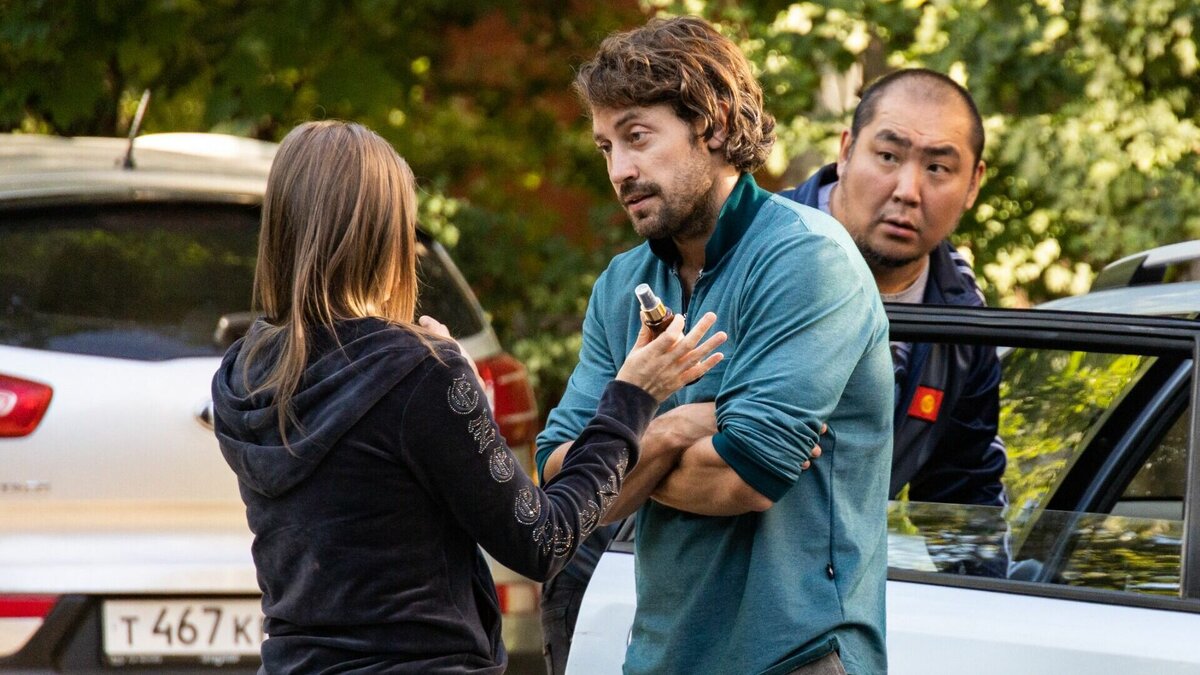     13 июня в 20:00 на телеканале ТНТ состоится премьера нового комедийного сериала «Вика-Ураган». Мужа главной героини сыграл уроженец Хабаровска Антон Филипенко.