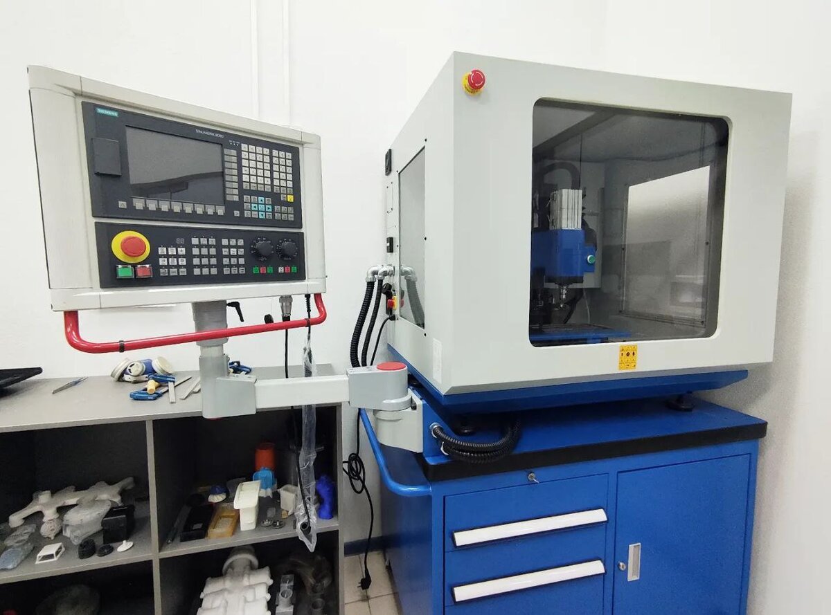 Фрезерный станок с ЧПУ для изготовления малогабаритных деталей из цветных металлов