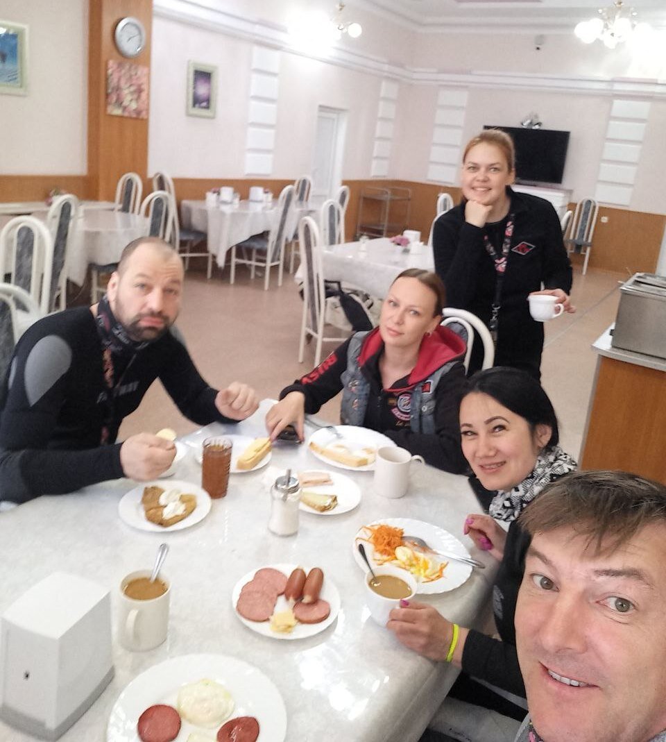 с того утра у нас осталось размытое селфи))