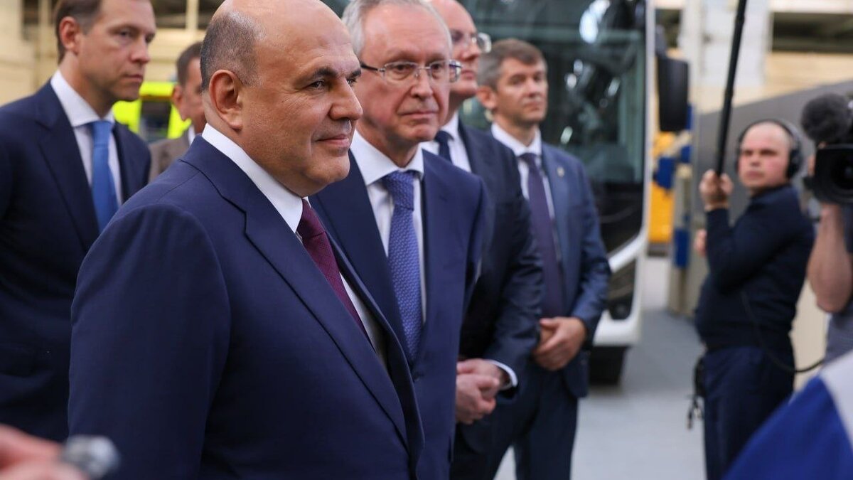     Премьер-министр РФ Михаил Мишустин поддержал выдвижение губернатора Нижегородской области Глеба Никитина на новый срок. Об этом пишет ТАСС.