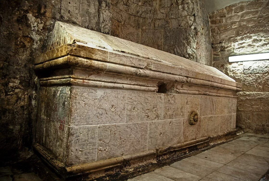 Саркофаг в армении