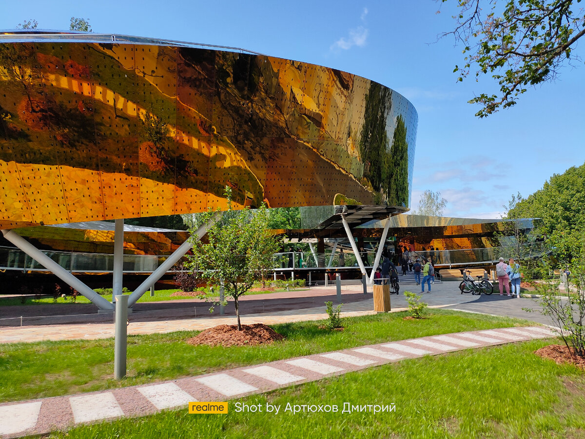 Лента Мёбиуса, новый ландшафтный аттракцион на ВДНХ. Фото автора - Артюхов Д.