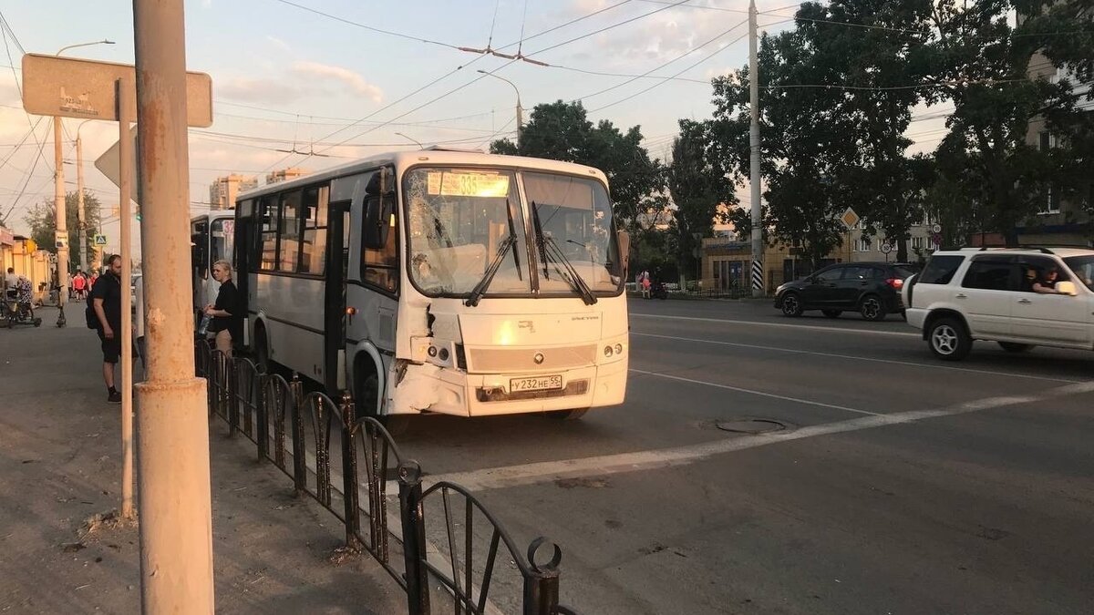    В момент столкновения в салонах находились 45 пассажиров.