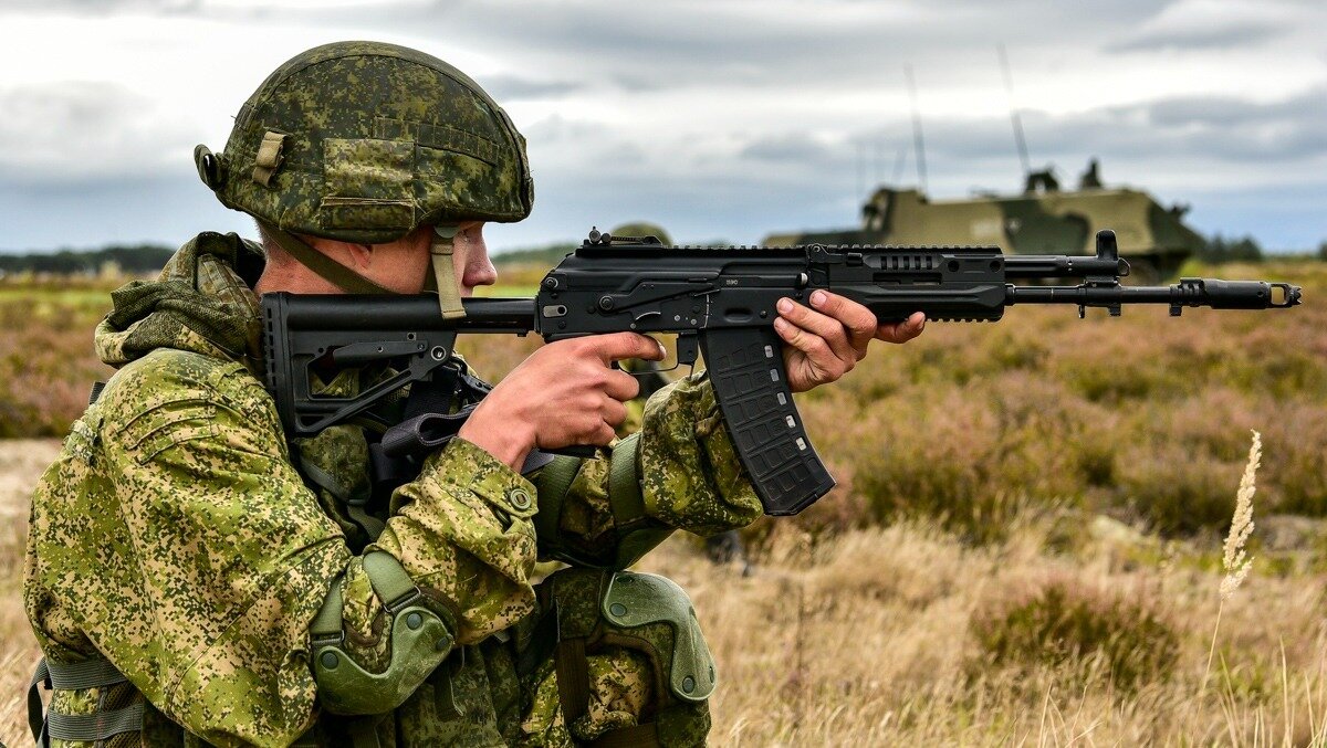     Президент Владимир Путин пообещал представить к награде ростовчанина Юрия Жуланова, который вывел сослуживцев из-под огня в зоне СВО, об этом сообщил портал «Вести.ru».