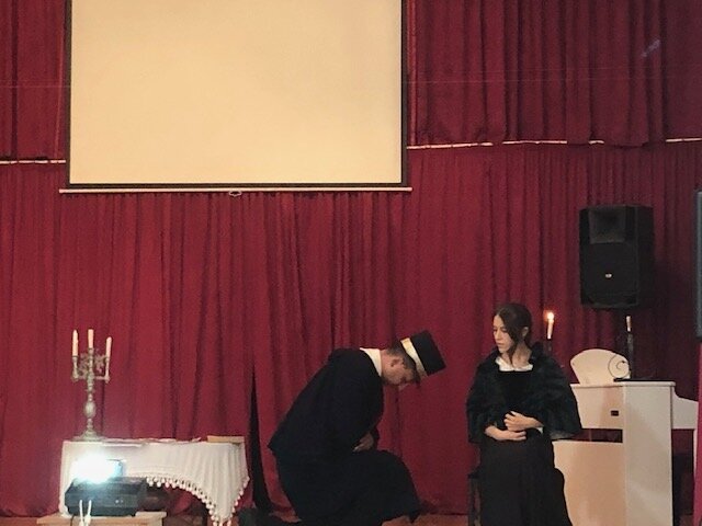 В связи с Международным днём русского языка в Степанакерте состоялся конкурс чтецов. Фоторяд