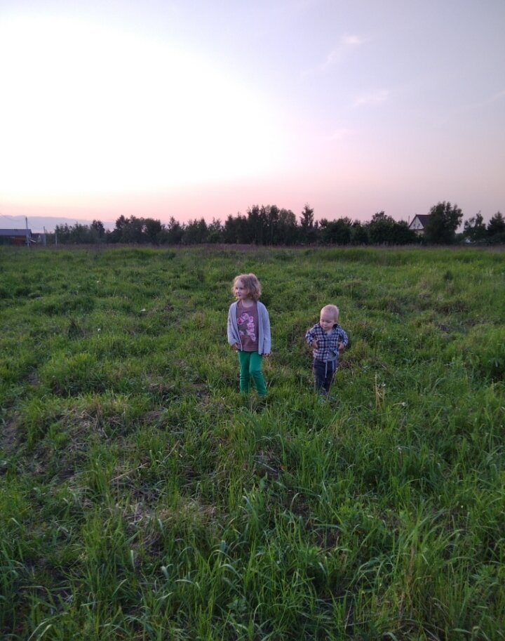 Если хотите максимально паприродно, то и жить придётся - на природе, а не в городе. Среда определяет, что будет естественным, а что нет. 