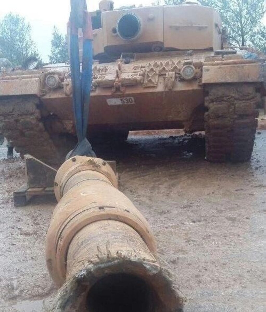 Разрыв танков. Турецкие "леопард 2а4" подбитый. Ствол танка леопард 2. Разорванный ствол пушки. Ствол пушки танка.