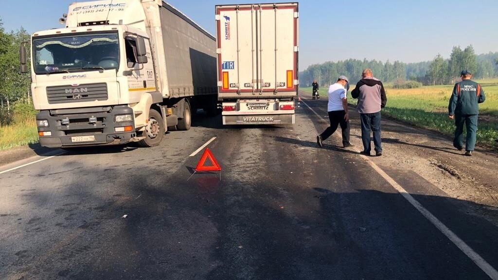     Один человек погиб на месте аварии.