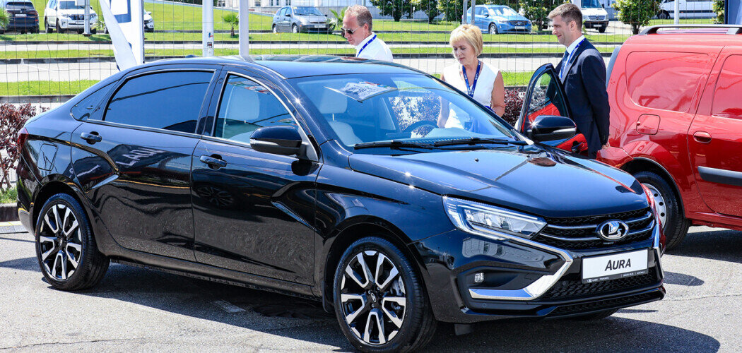 Стоимость новой «Лады» составит около 2 млн рублей Фото: © Сергей Климычев / Фонд Росконгресс