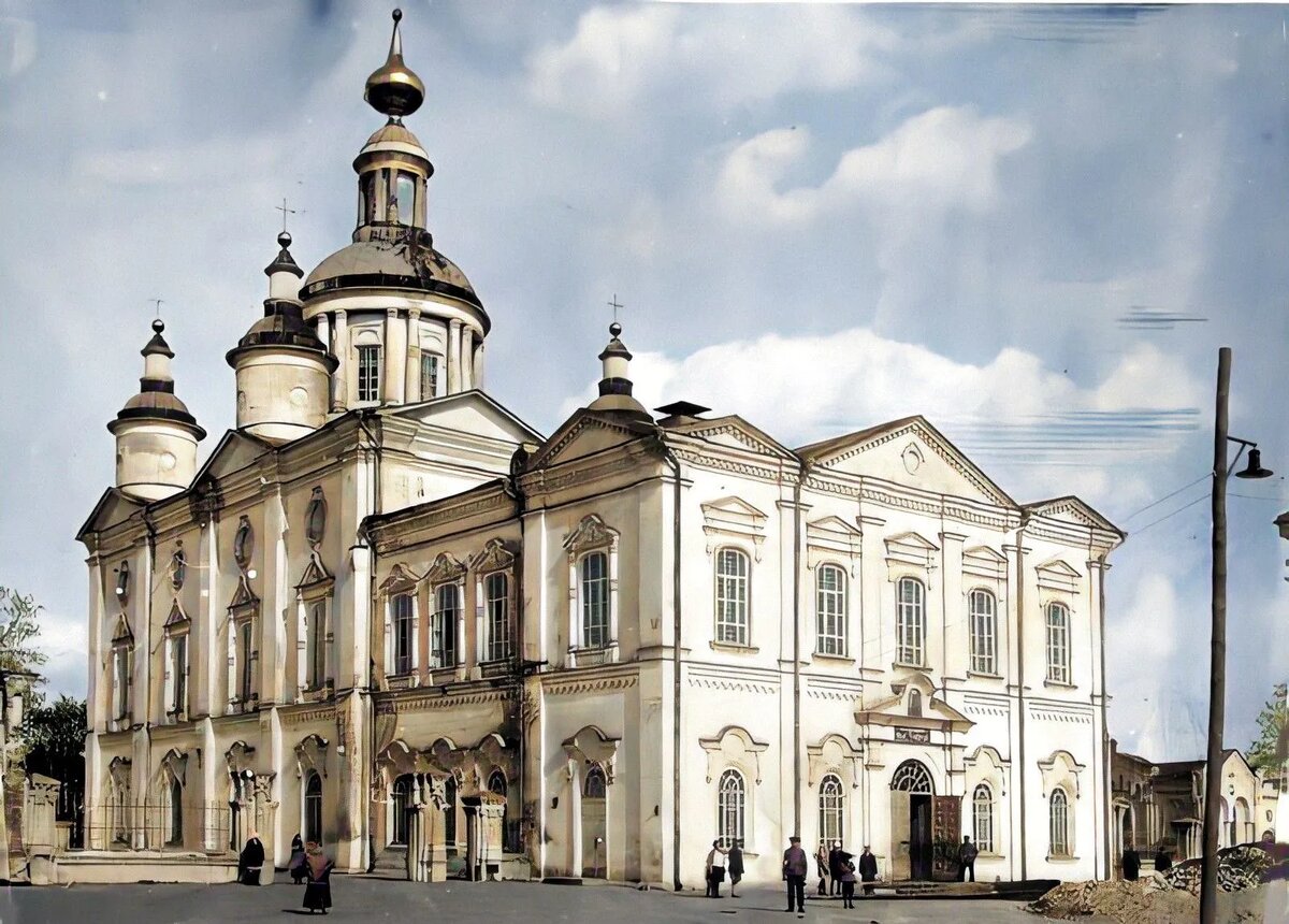 Спасо-Преображенский кафедральный собор. В 1936 году здесь размещался краеведческий музей.