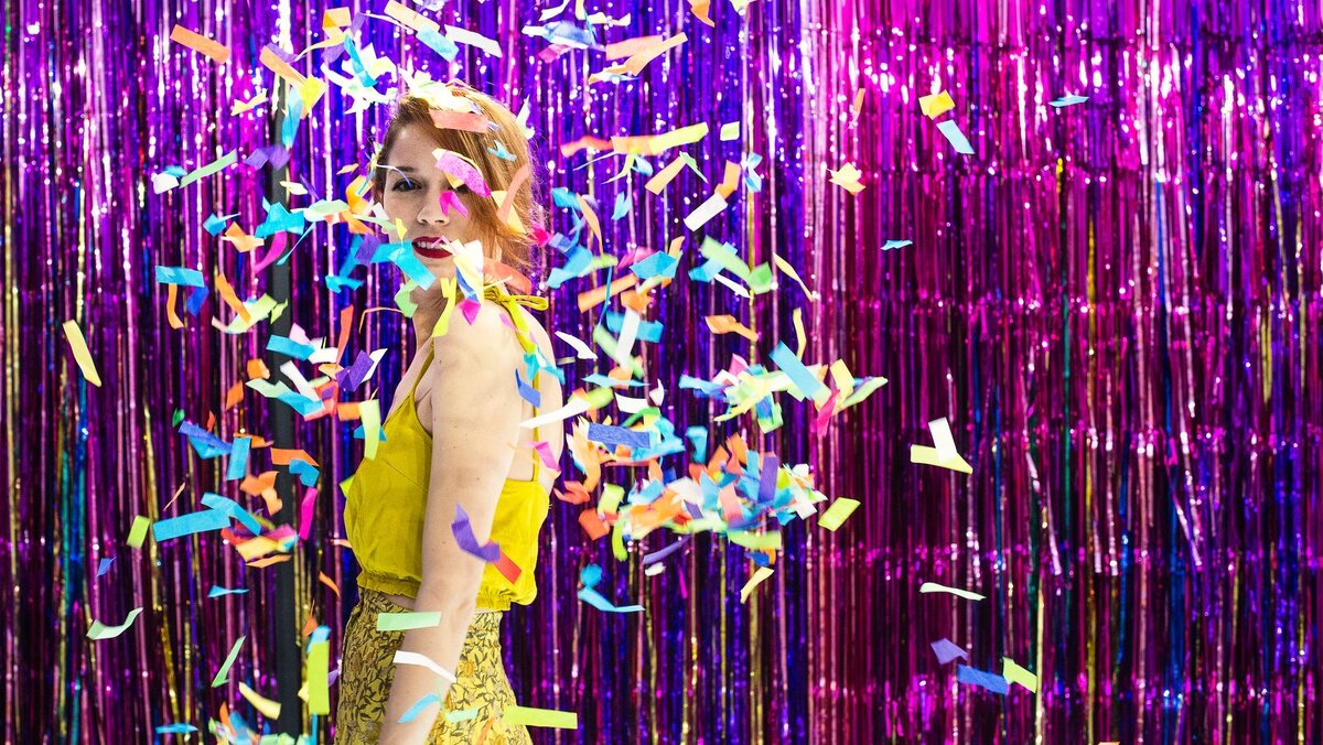 Мысли, которые приходят к нам в голову долго не задерживаются, это волны, которые «улетают» в пространство 