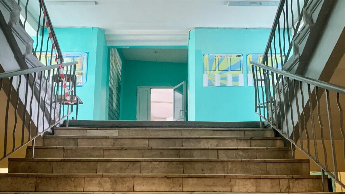     Школу №176 в Канавинском районе снова эвакуировали в Нижнем Новгороде 18 апреля. Об этом горожане рассказали в социальных сетях.