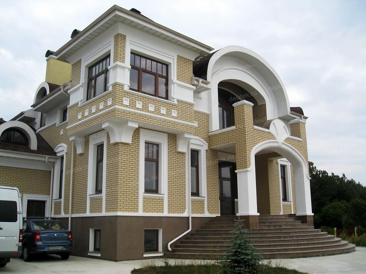 Проект двухэтажного дома 786 м2 в стиле барокко с цокольным этажом, сауной и двухместным гаражом - PA-14