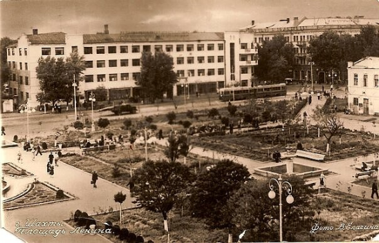 4-х этажное здание универмага г.Шахты