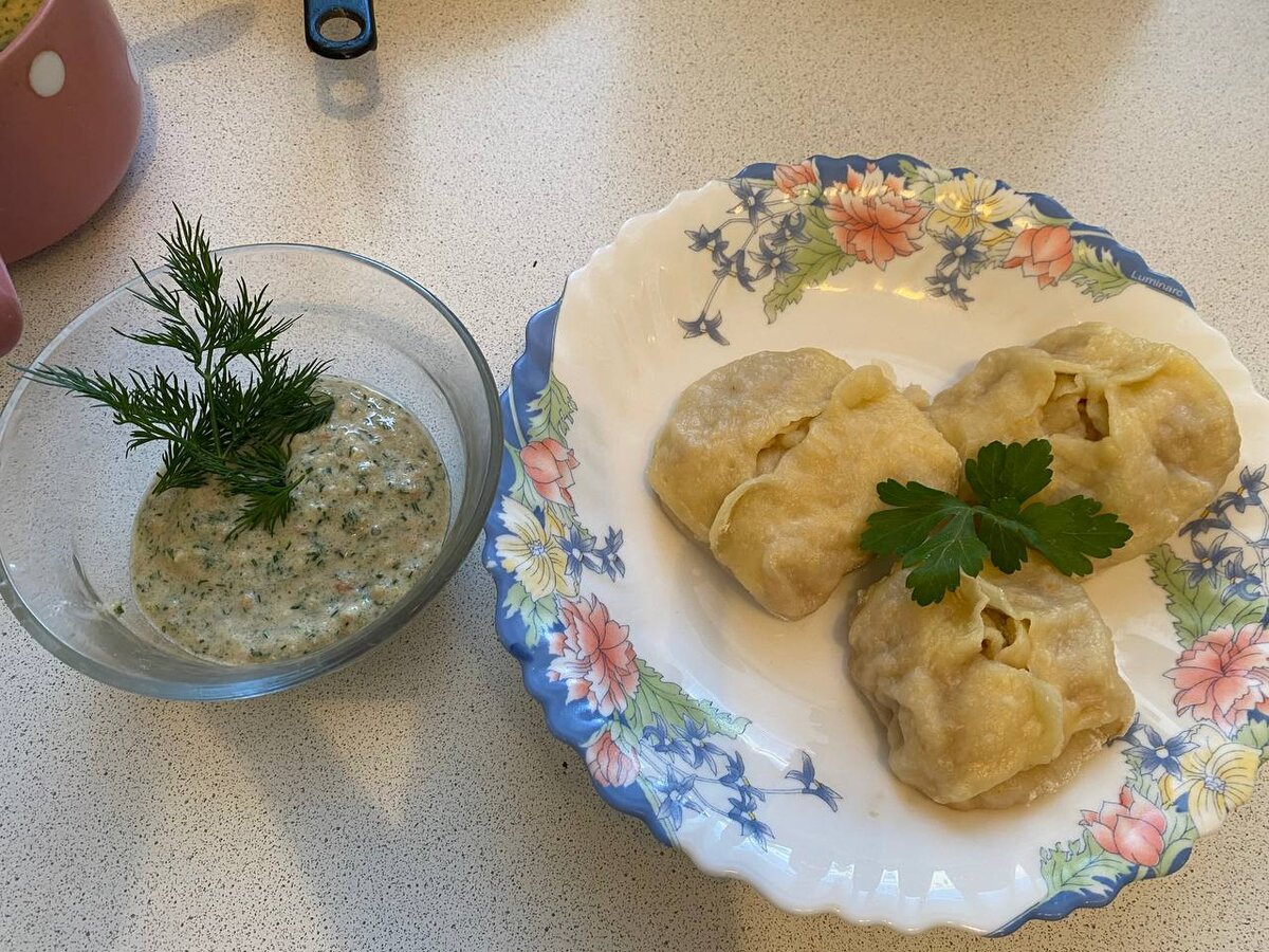 Манты с мясом, овощами и полезным, вкусным соусом. Для тех, кто хочет быть  всегда в форме | Вкусно и быстро и дома (и немного о еде) | Дзен