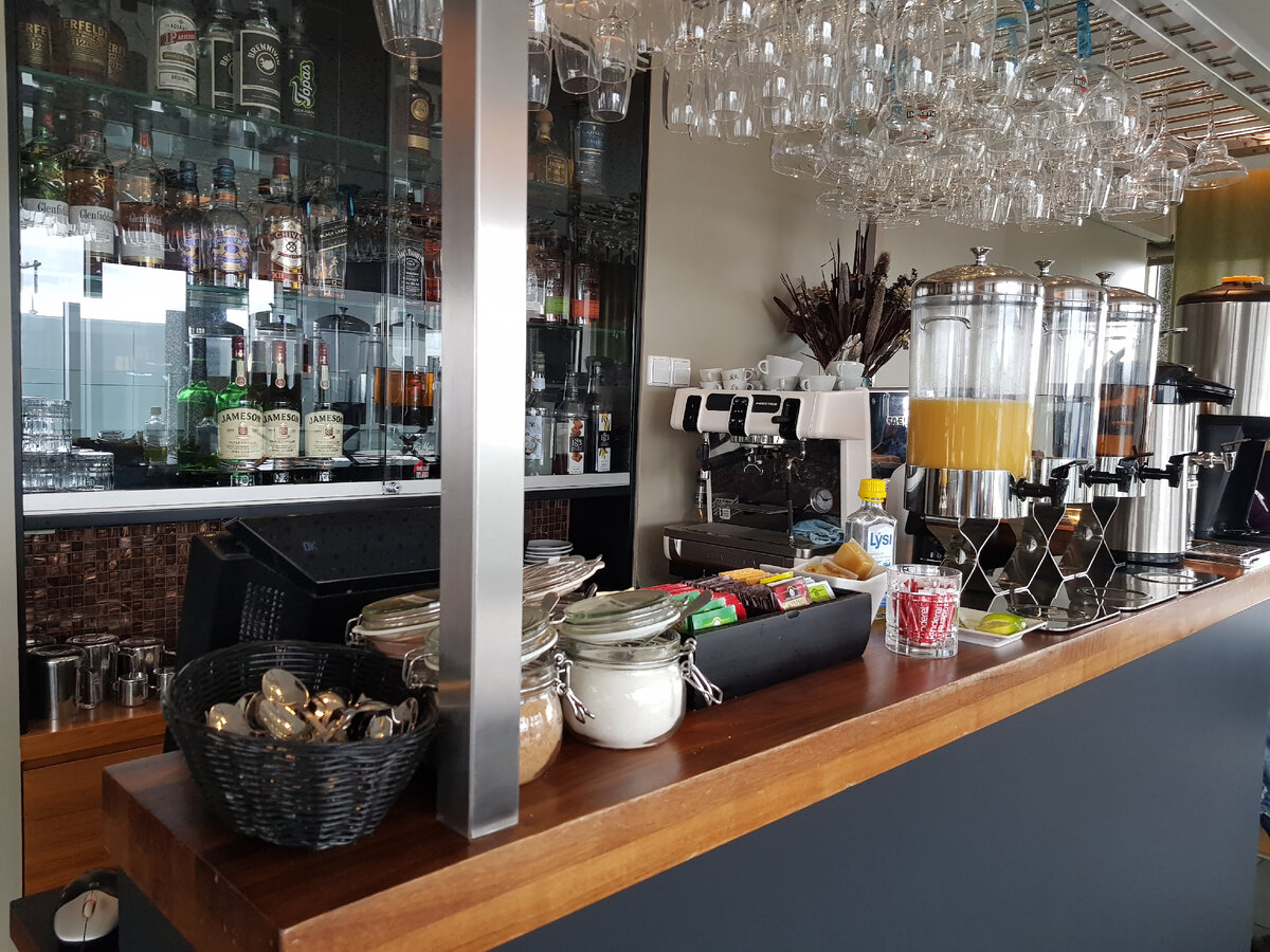 Завтрак в отеле "Центр Скай", Рейкьявик, Исландия, 2.05.2023