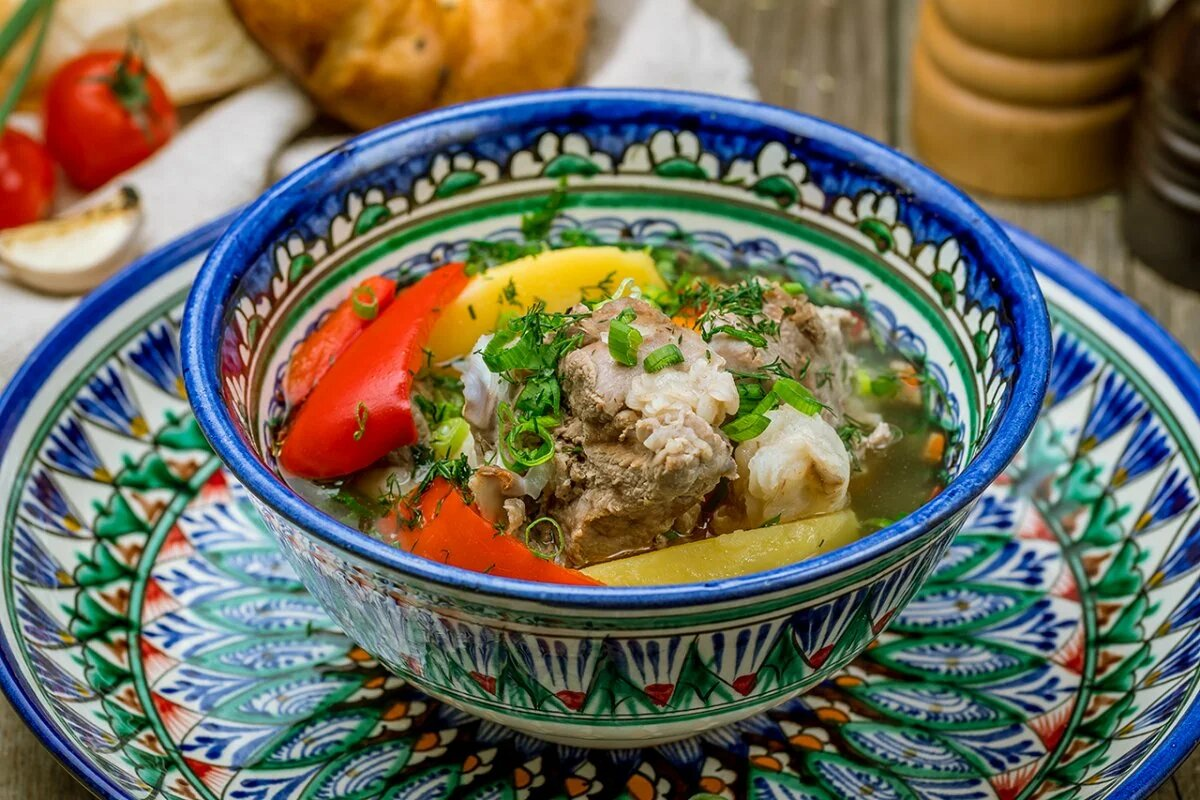 восточная кухня шурпа и самса. домляма по-узбекски в казане. уйгур лагман. шорва норин. дамлама в казане.