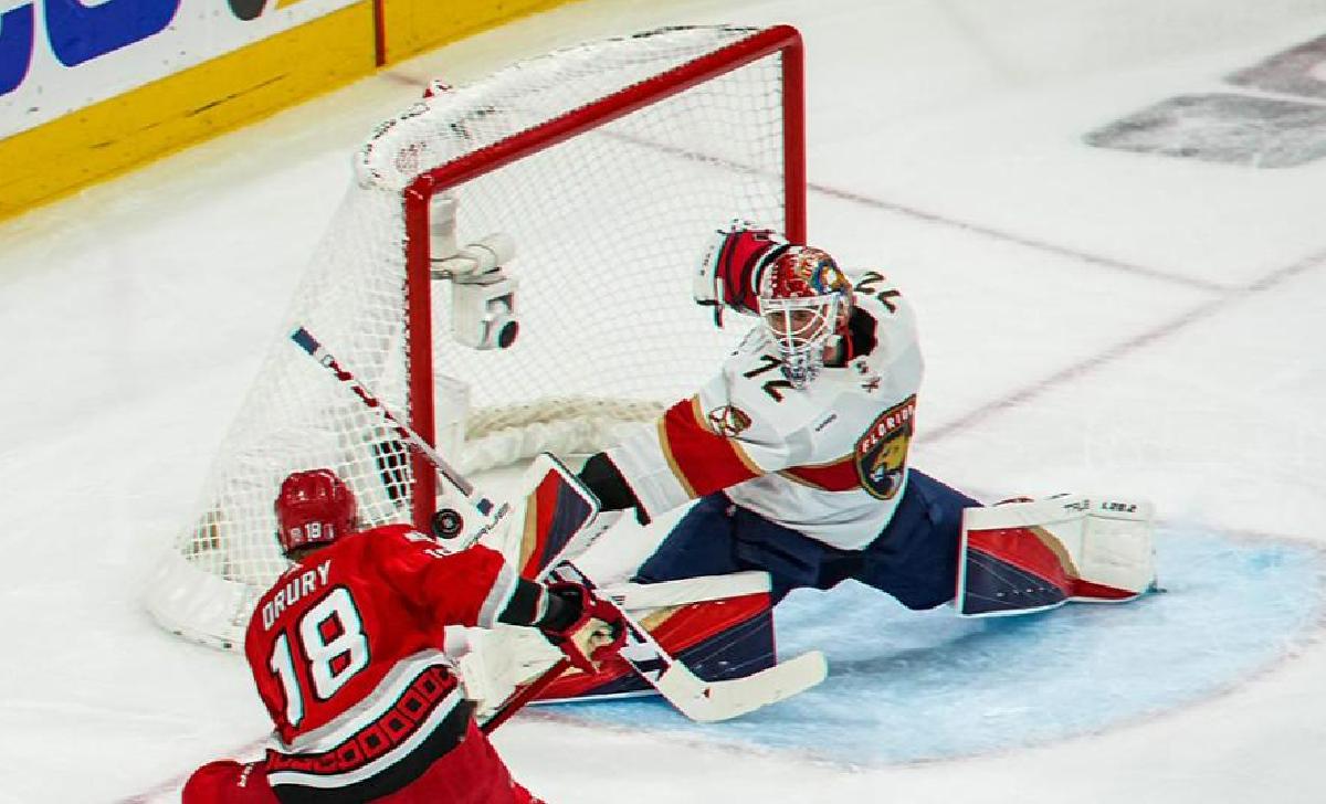 Сергей Бобровский установил рекорд "Флориды" по числу сэйвов в плей-офф. Фото: НХЛ