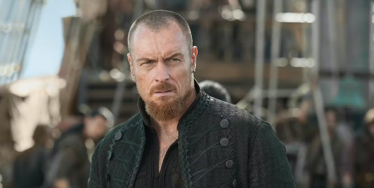 Тоби Стивенс в роли капитана Флинта в телесериале "Чёрные паруса" (2014 - 2017 гг.)