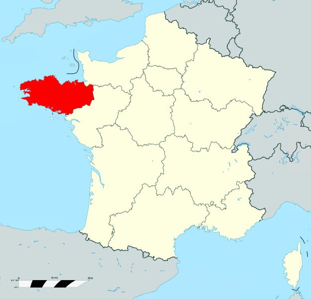 Франция, красным выделен регион Бретань. https://commons.wikimedia.org/wiki/File:Bretagne_region_locator_map2.svg?