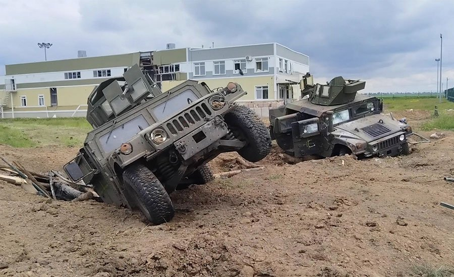 Сгоревшие бронемашины украинской диверсионно-разведывательной группы в Белгородской области - Фото: Пресс-служба Минобороны РФ/ТАСС