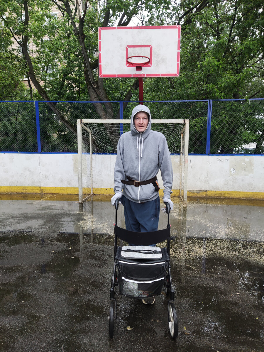 Мы с колечком из близи́.