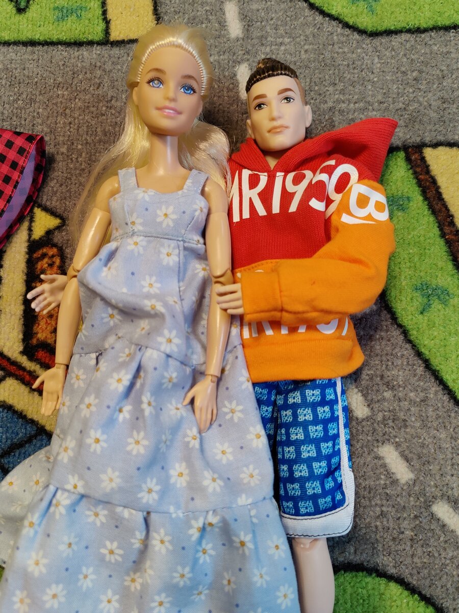 Парень: "И что мне делать с этой девушкой?"