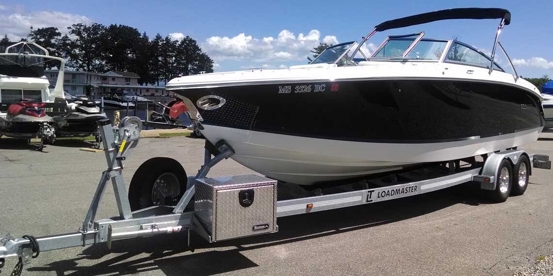 Прицеп должен соответствовать габаритам лодки, учитывая наличие мотора на транце, который добавляет к габаритной длине еще 60-80 сантиметров.